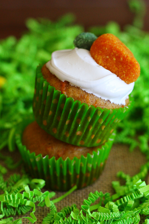 Carrot Cupcakes with Meringue Frosting (+ video)