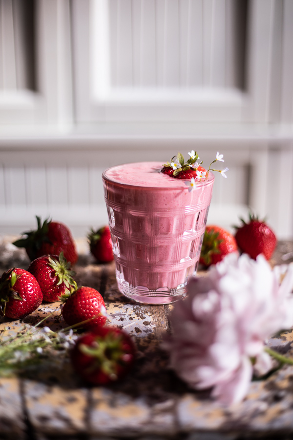 Easy Strawberry Banana Smoothie.