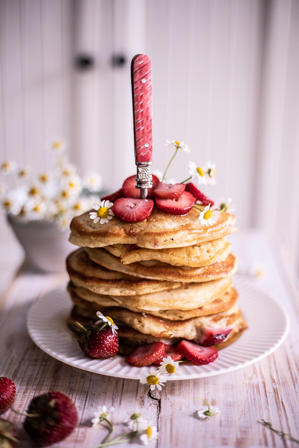 Chamomile Pancakes with Honey Glazed Strawberries. | Food Finessa
